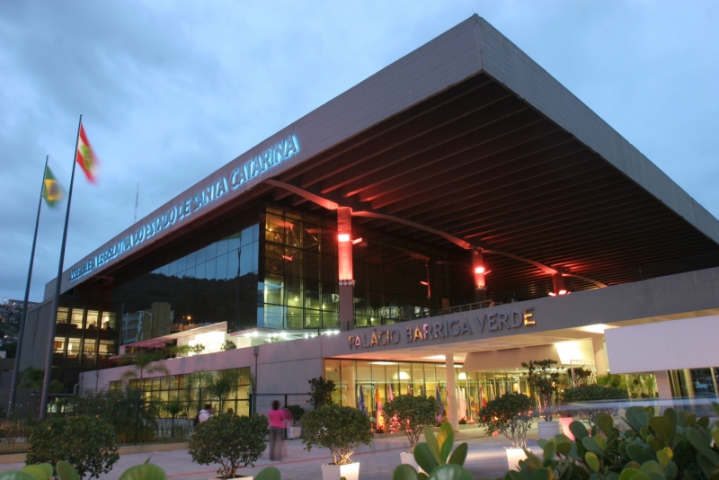 Localizada no centro de Florianópolis, a Assembleia Legislativa do Estado de Santa Catarina sediará, pela primeira vez, a cerimônia do Prêmio Expressão de Ecologia.